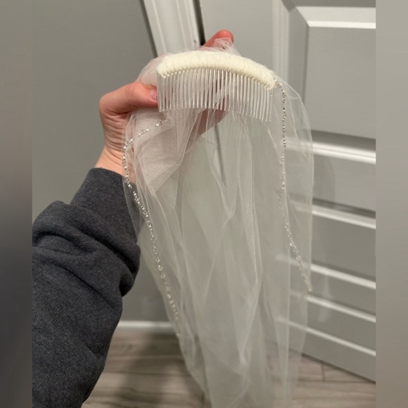 Beaded wedding veil - Picture 9 of 9